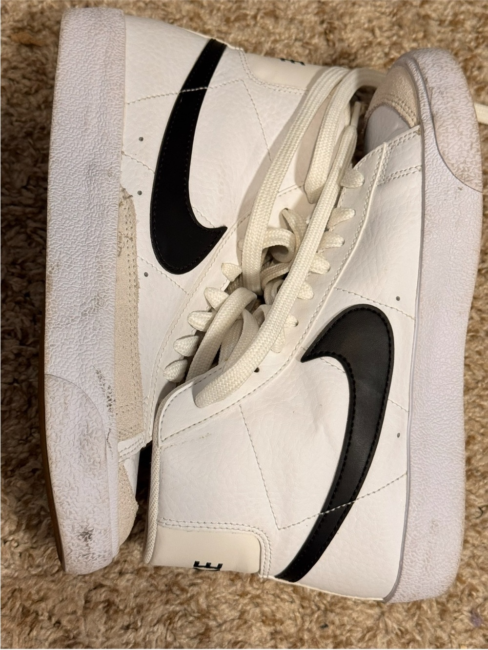Nike Blazer 77 White High-Top Sneakers with Black Swoosh 5Y Woman’s 6.5 - Picture 2 of 8